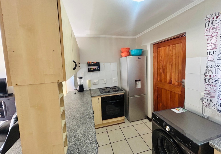 2 Bedroom Property for Sale in Langenhovenpark Free State